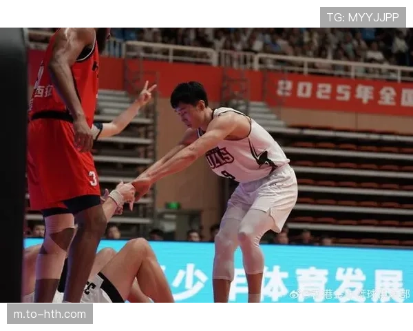 香港金牛六人得分上双 主场展现强大进攻火力